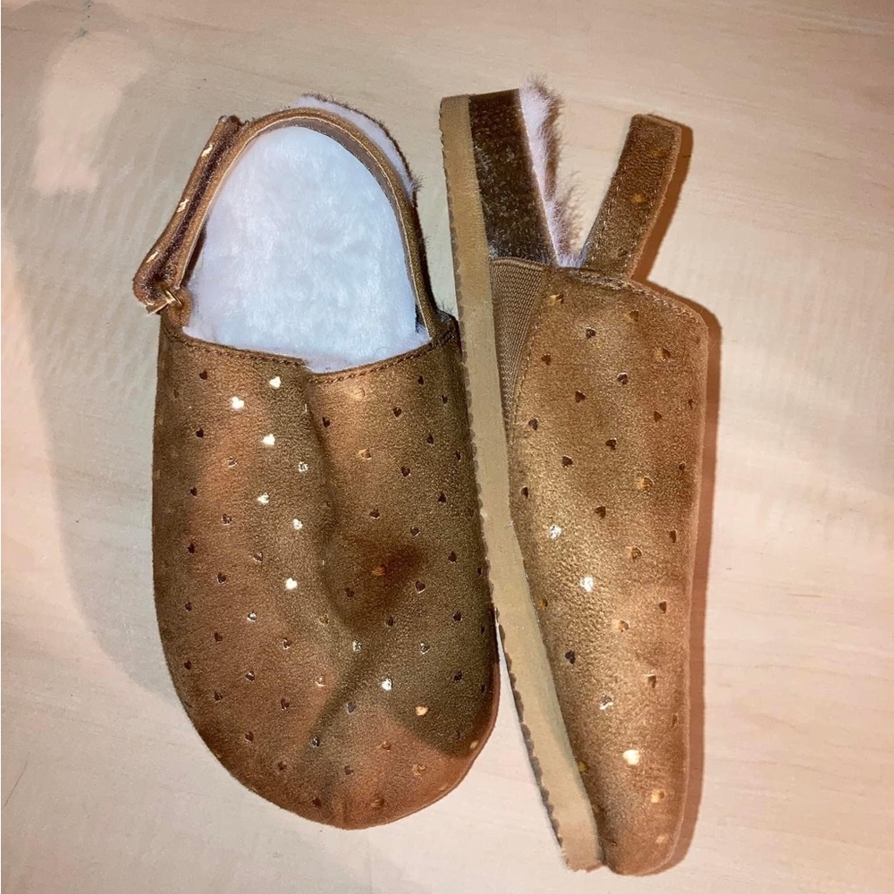 Girls clogs